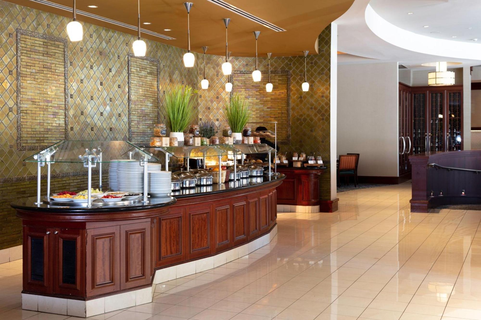 Renaissance Montgomery Hotel & Spa At The Convention Center Bagian luar foto