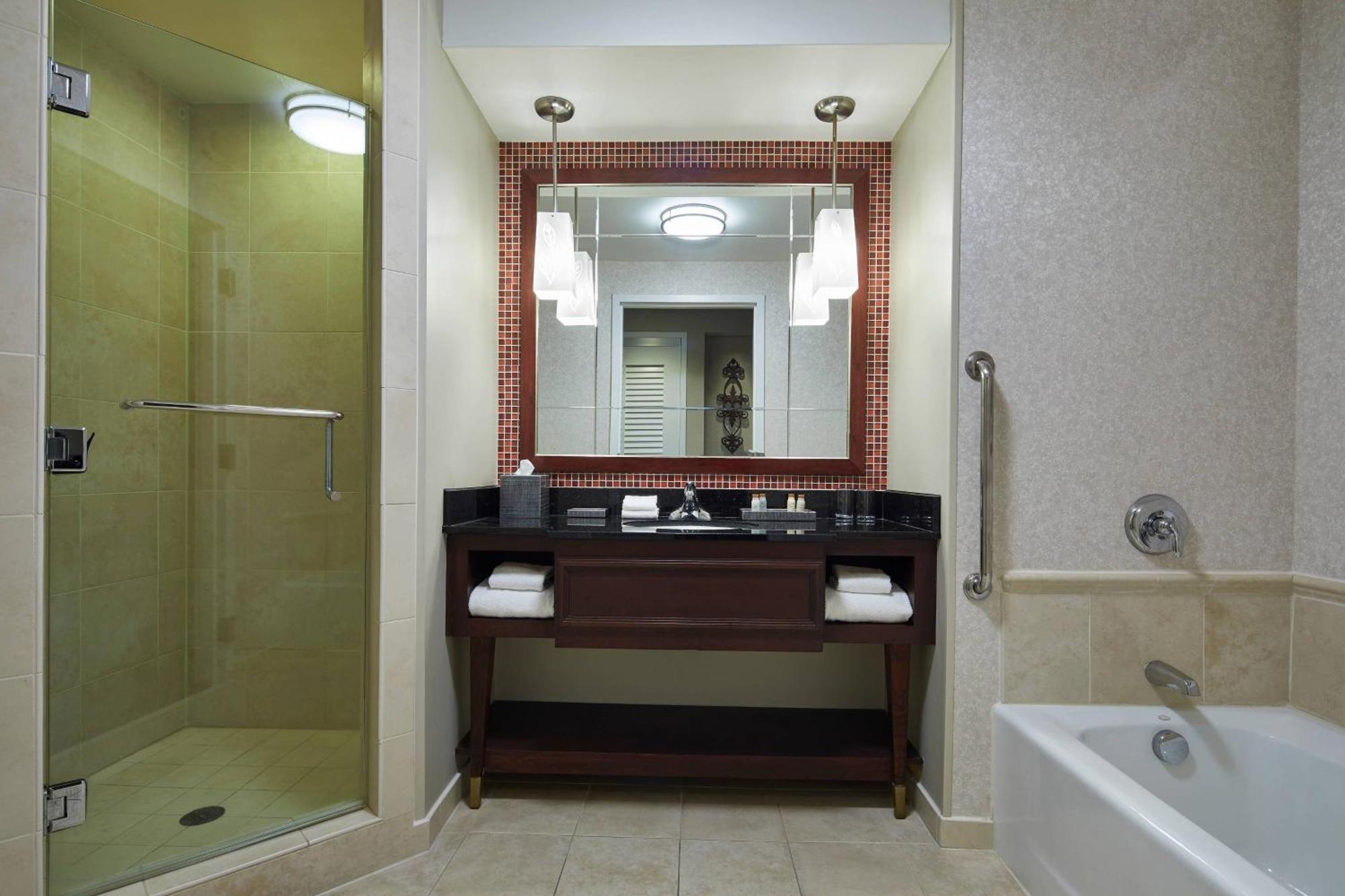 Renaissance Montgomery Hotel & Spa At The Convention Center Bagian luar foto