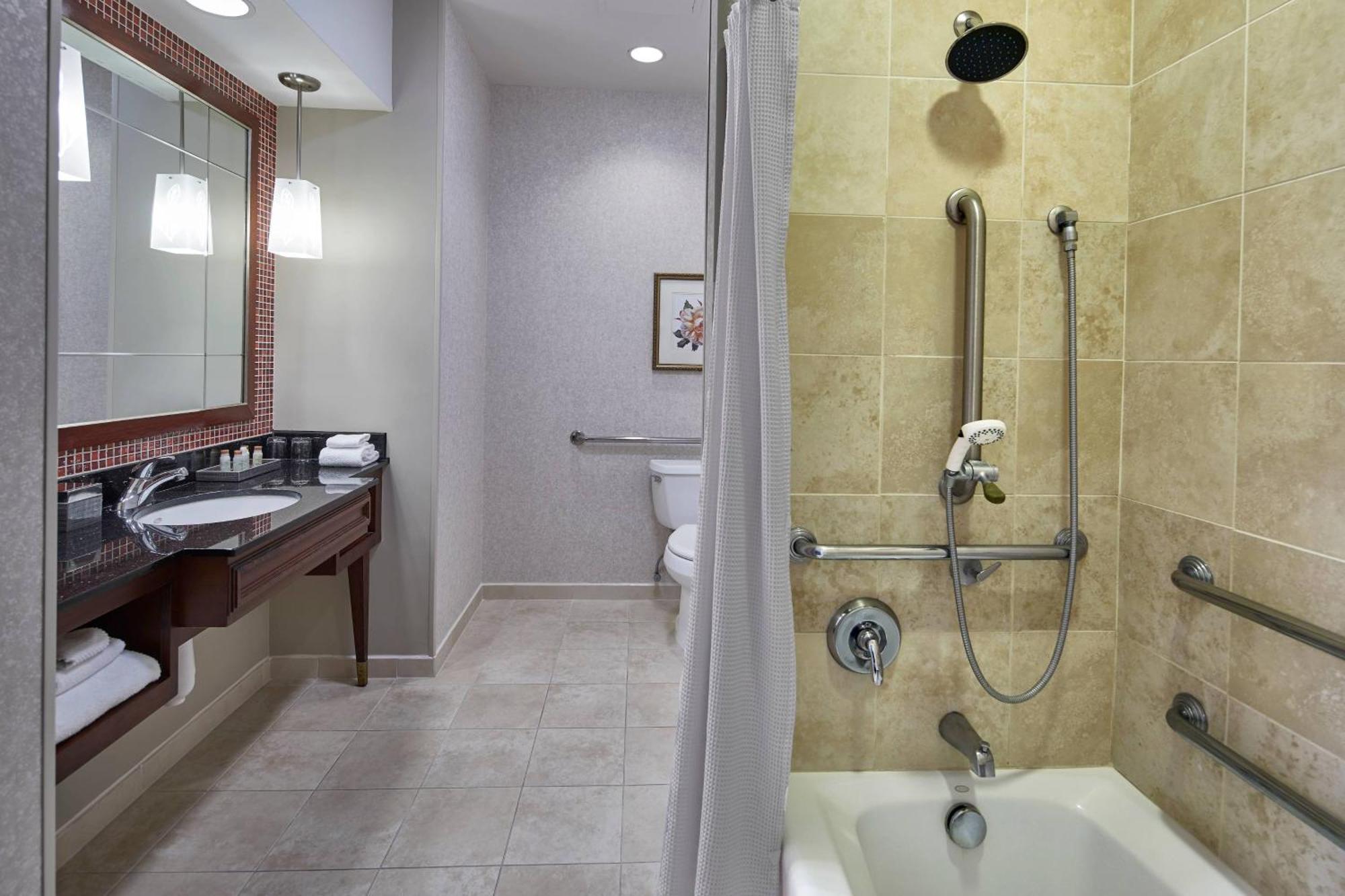 Renaissance Montgomery Hotel & Spa At The Convention Center Bagian luar foto