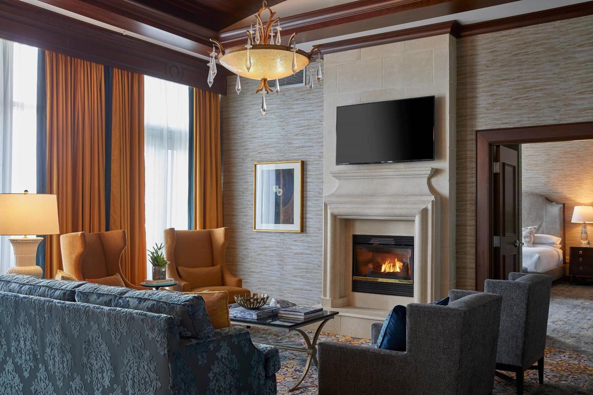 Renaissance Montgomery Hotel & Spa At The Convention Center Bagian luar foto