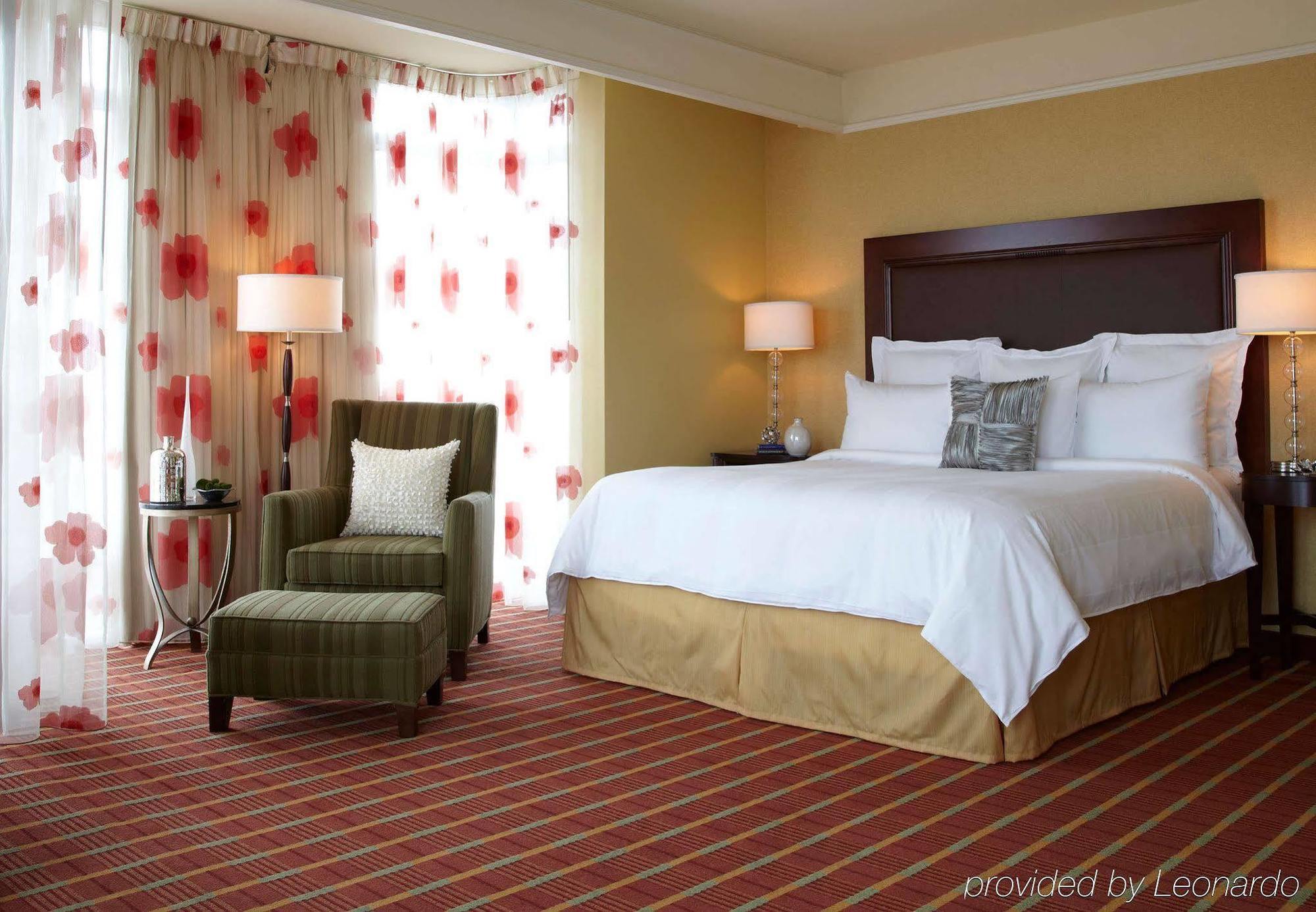 Renaissance Montgomery Hotel & Spa At The Convention Center Bagian luar foto