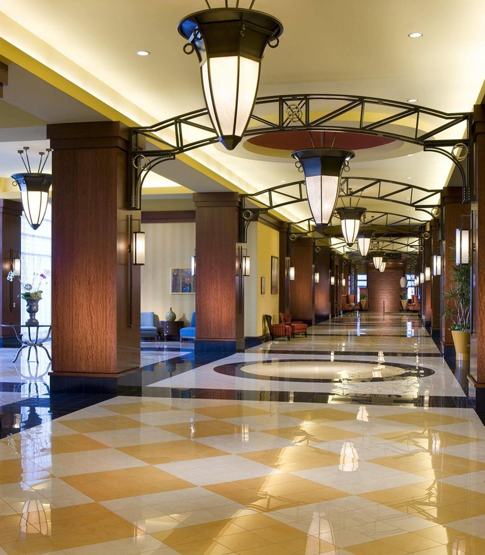 Renaissance Montgomery Hotel & Spa At The Convention Center Bagian luar foto