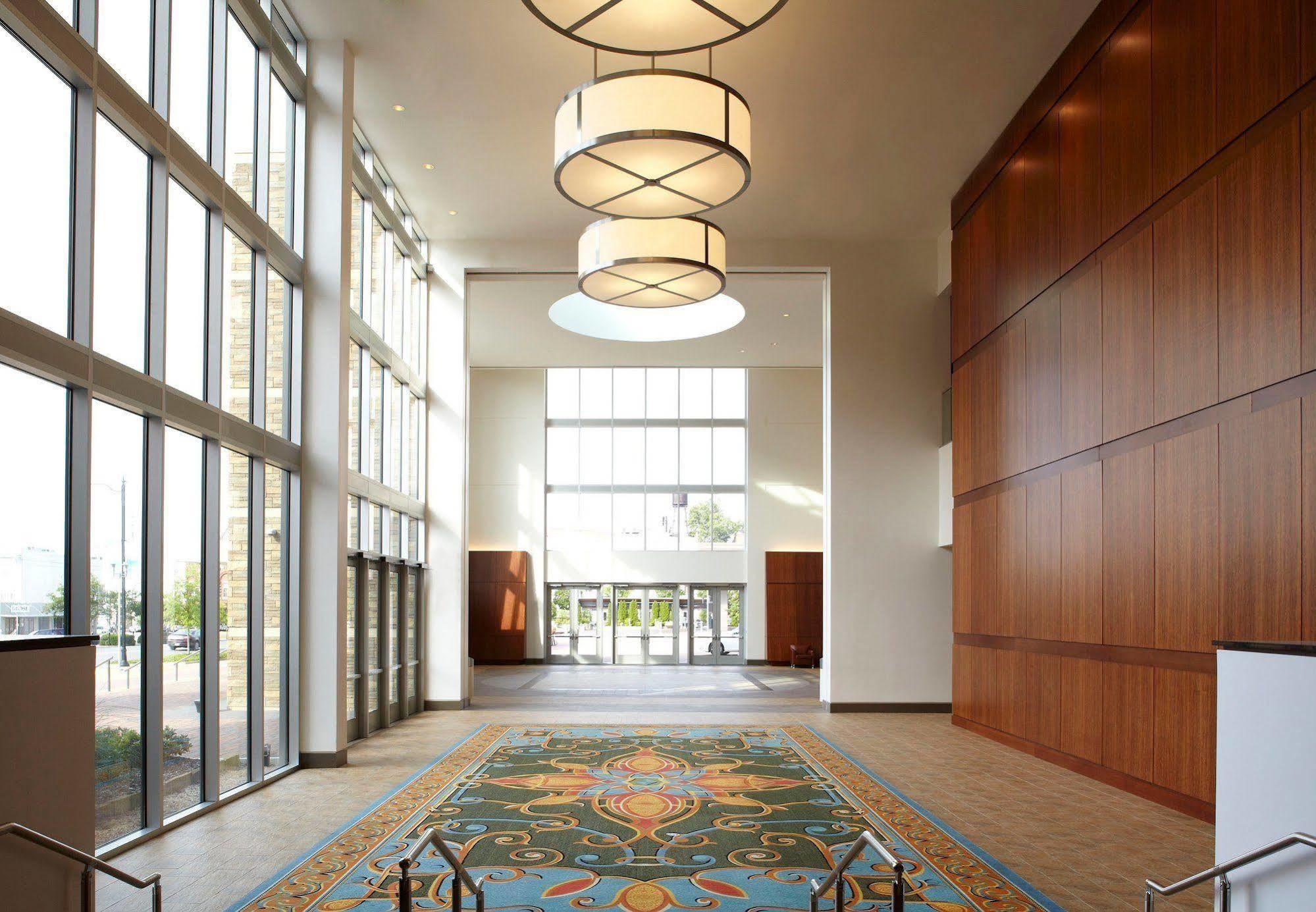 Renaissance Montgomery Hotel & Spa At The Convention Center Bagian luar foto