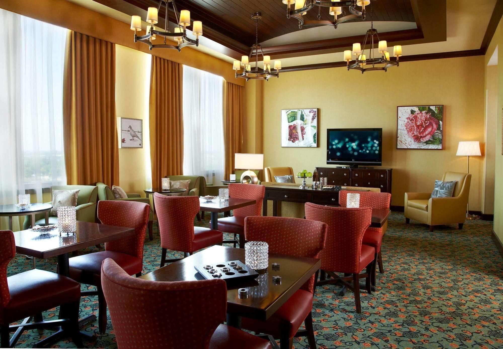 Renaissance Montgomery Hotel & Spa At The Convention Center Bagian luar foto